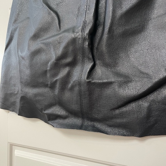 CUPCAKES AND CASHMERE | 100% Leather Skirt - Picture 8 of 16